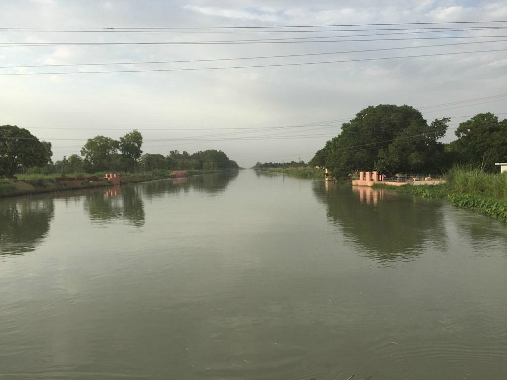 Dehradun to Meerut Taxi